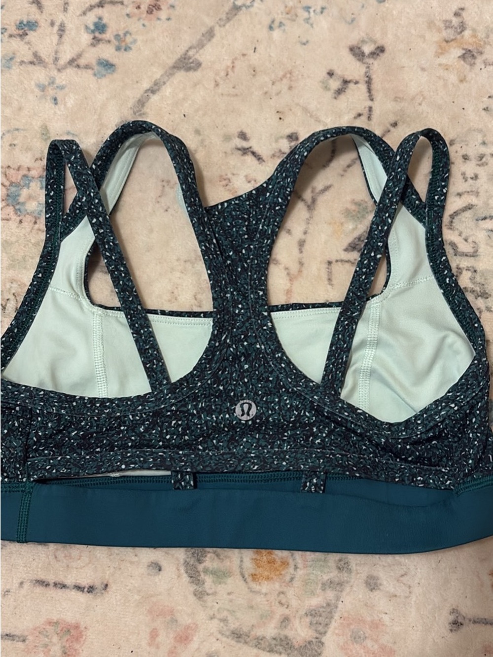 lululemon womens Splendour sport bra size 6 Green multicolored. Like New!